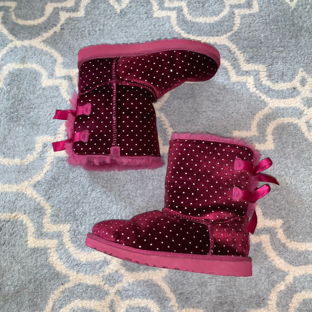 Burgundy Uggs size 5